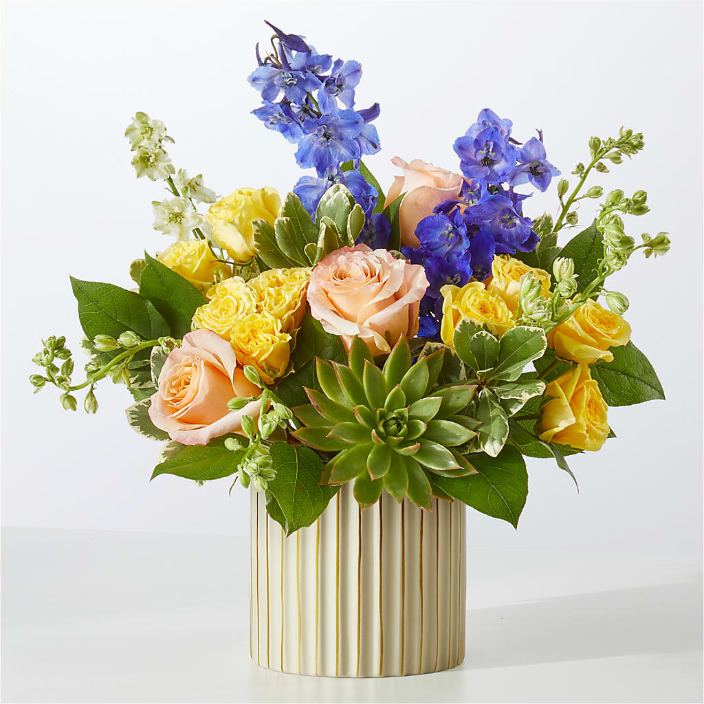 Cobalt Reverie Bouquet – Fleuriste East Angus Et Maison Du Cadeau, East Angus PQ