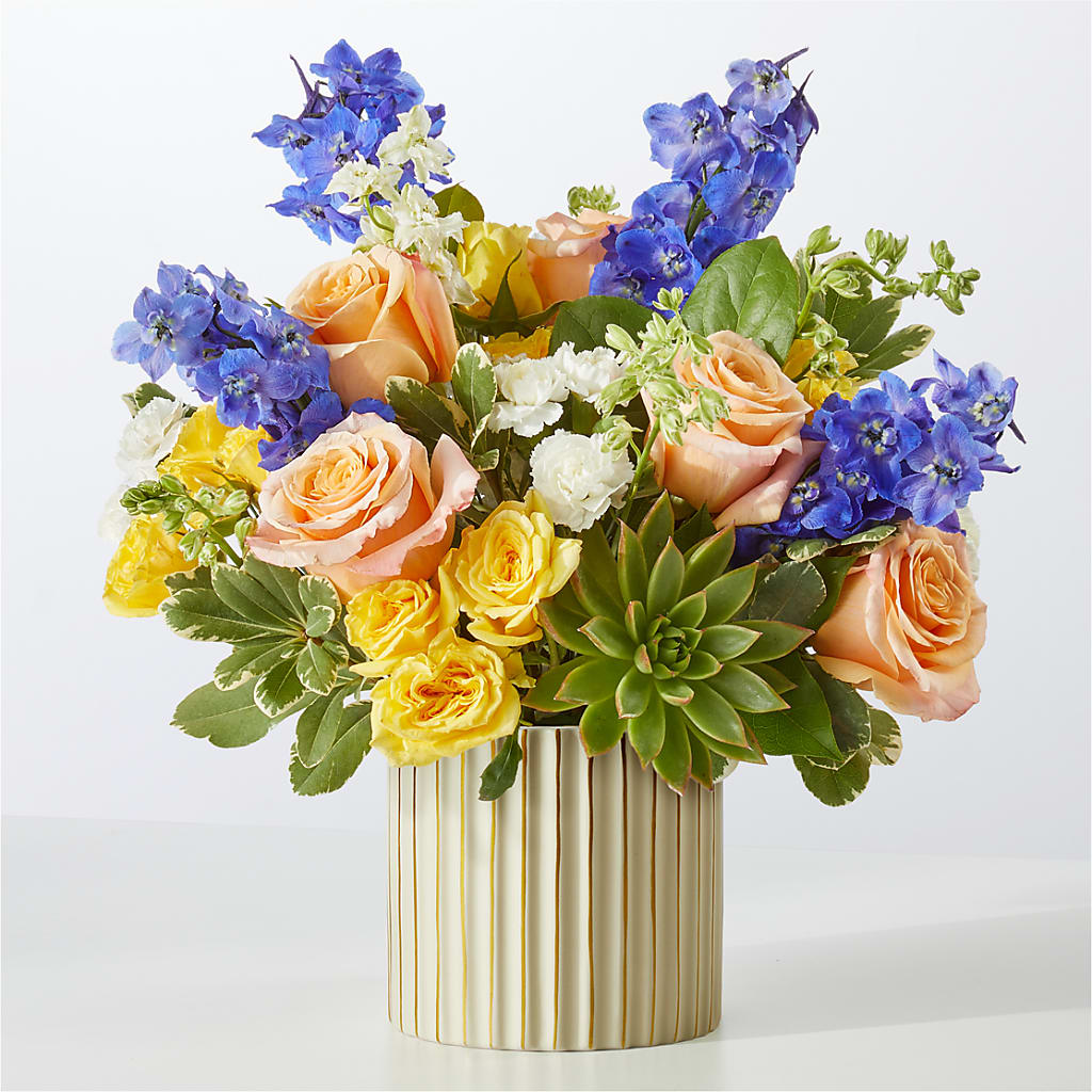 Cobalt Reverie Bouquet – Fleuriste East Angus Et Maison Du Cadeau, East Angus PQ