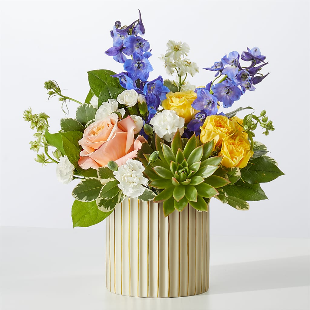 Cobalt Reverie Bouquet – Fleuriste East Angus Et Maison Du Cadeau, East Angus PQ