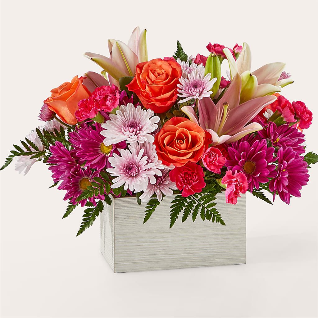 Light of My Life Box Bouquet – Fleuriste East Angus Et Maison Du Cadeau, East Angus PQ