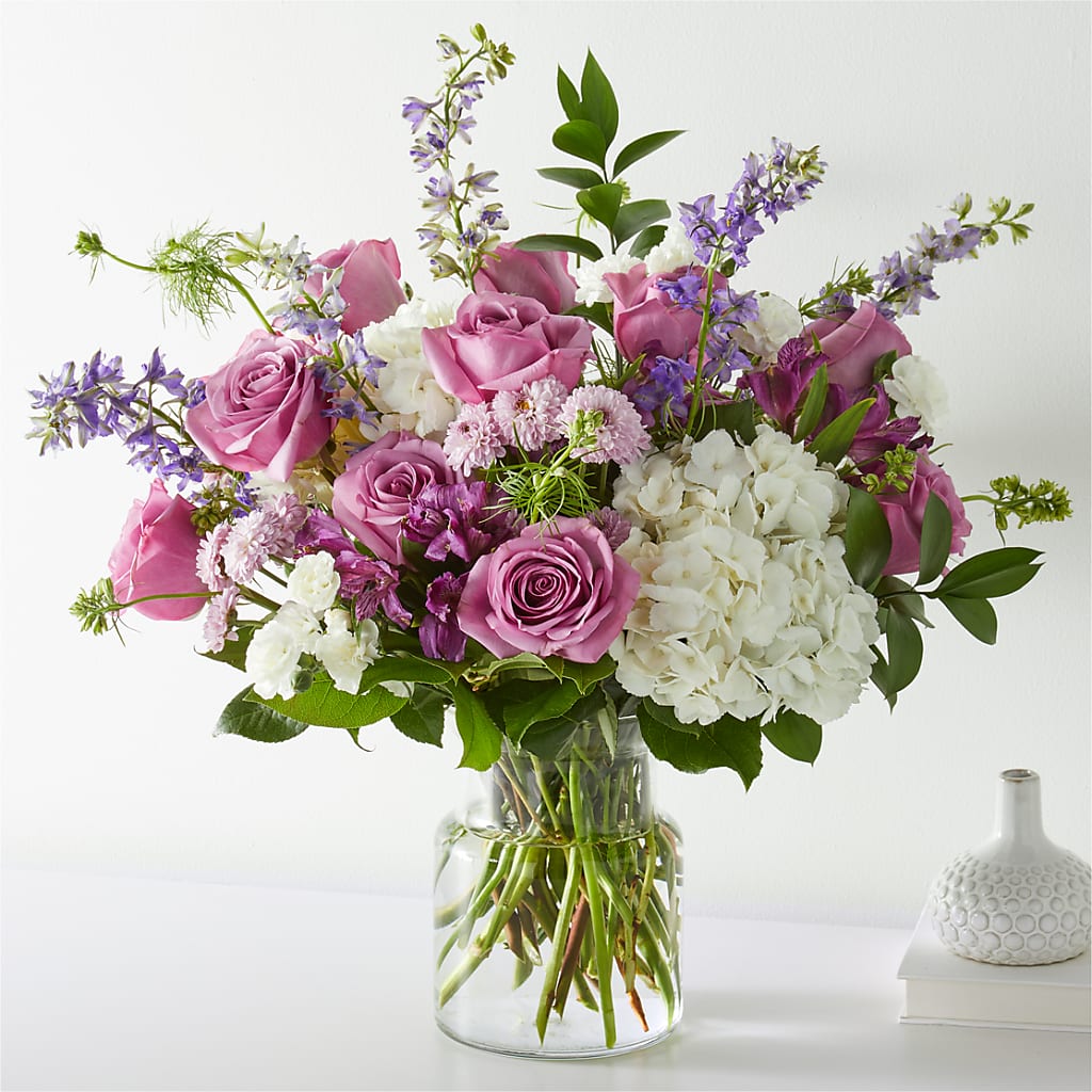 Violet Caress Bouquet – Fleuriste East Angus Et Maison Du Cadeau, East Angus PQ