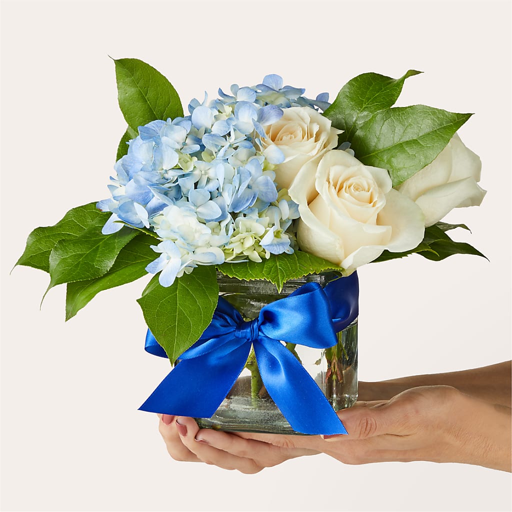 Sky Blue Delight Bouquet – Fleuriste East Angus Et Maison Du Cadeau, East Angus PQ