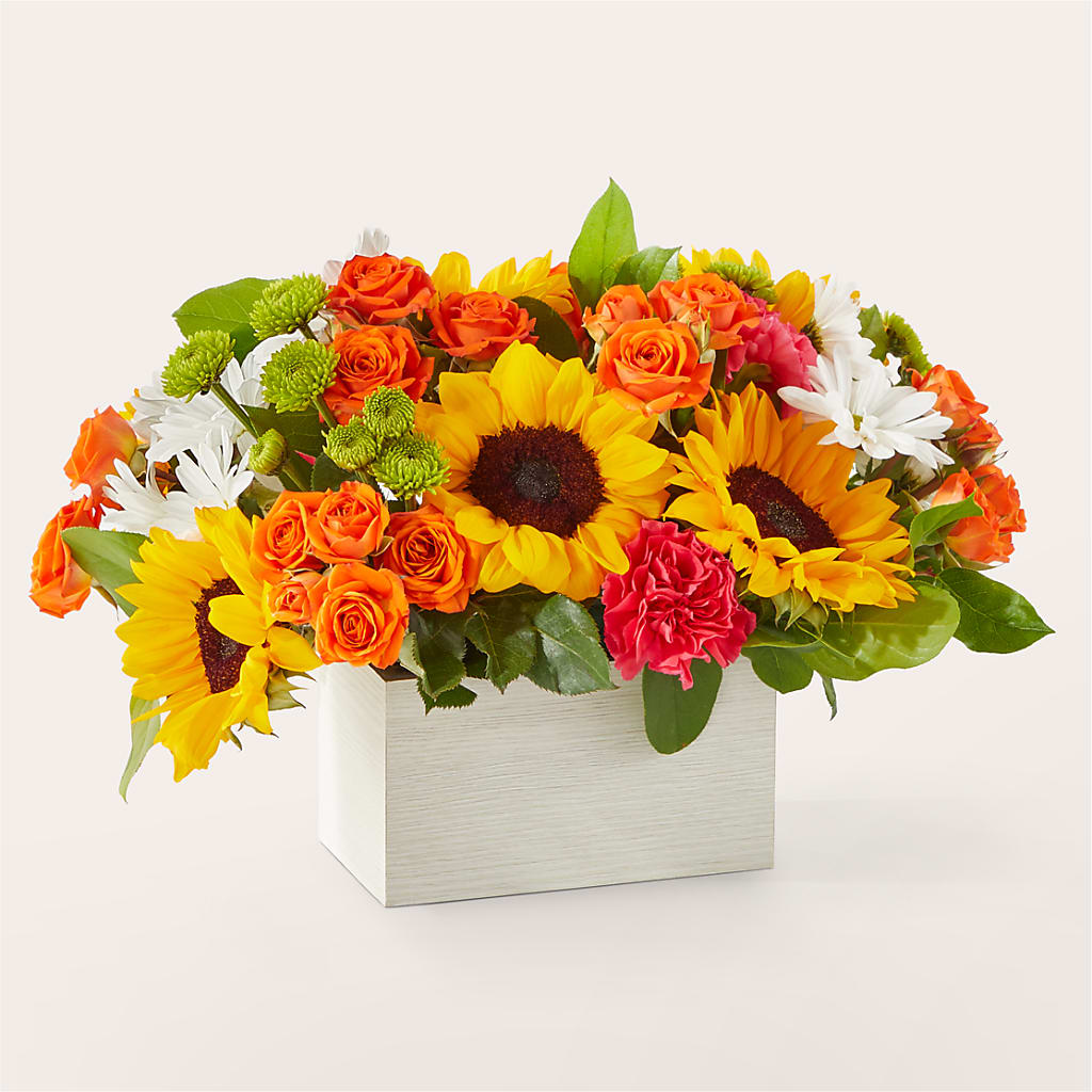 Sun-drenched Blooms Box Bouquet – Fleuriste East Angus Et Maison Du Cadeau, East Angus PQ