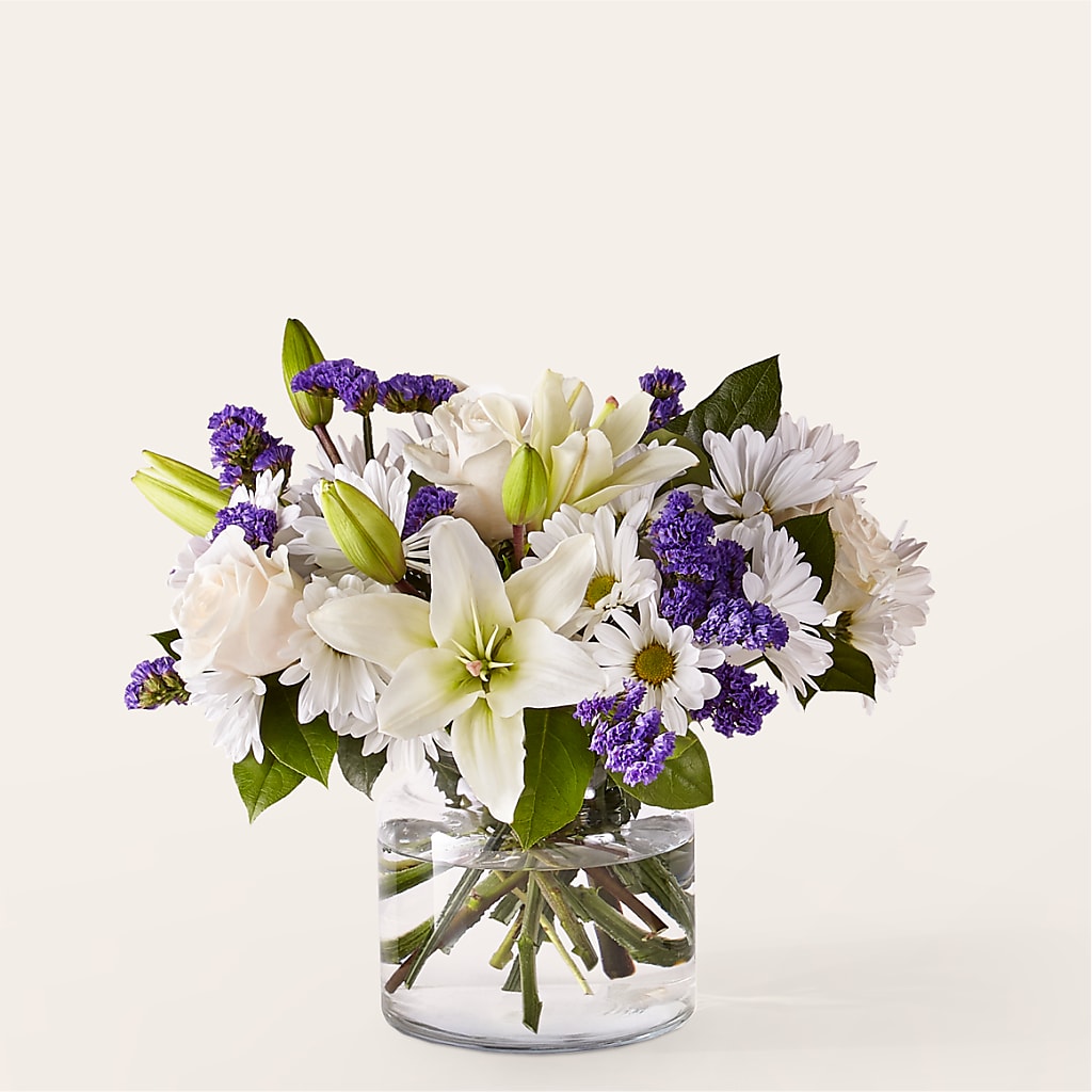 Beyond Blue Bouquet – Fleuriste East Angus Et Maison Du Cadeau, East Angus PQ