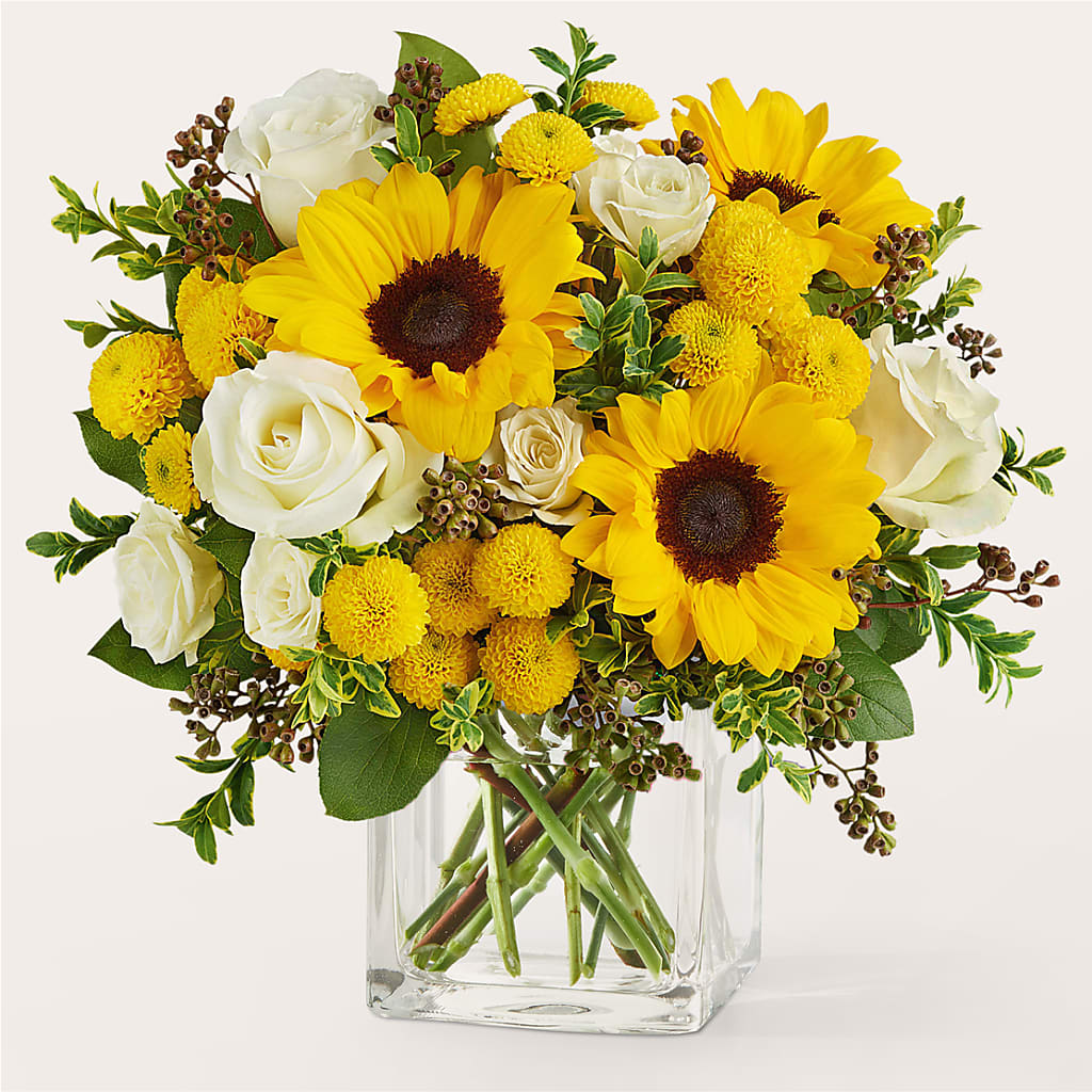 Luminous Morning Bouquet – Fleuriste East Angus Et Maison Du Cadeau, East Angus PQ