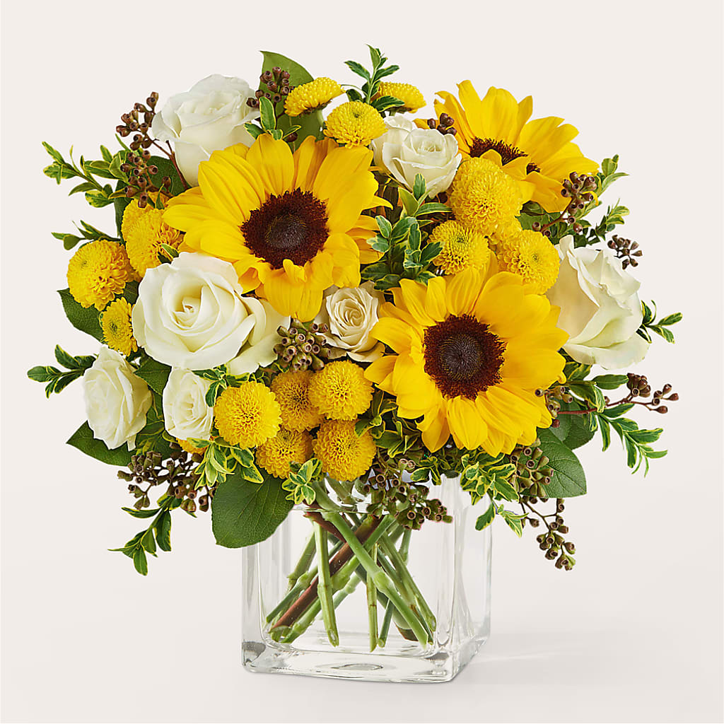 Luminous Morning Bouquet – Fleuriste East Angus Et Maison Du Cadeau, East Angus PQ