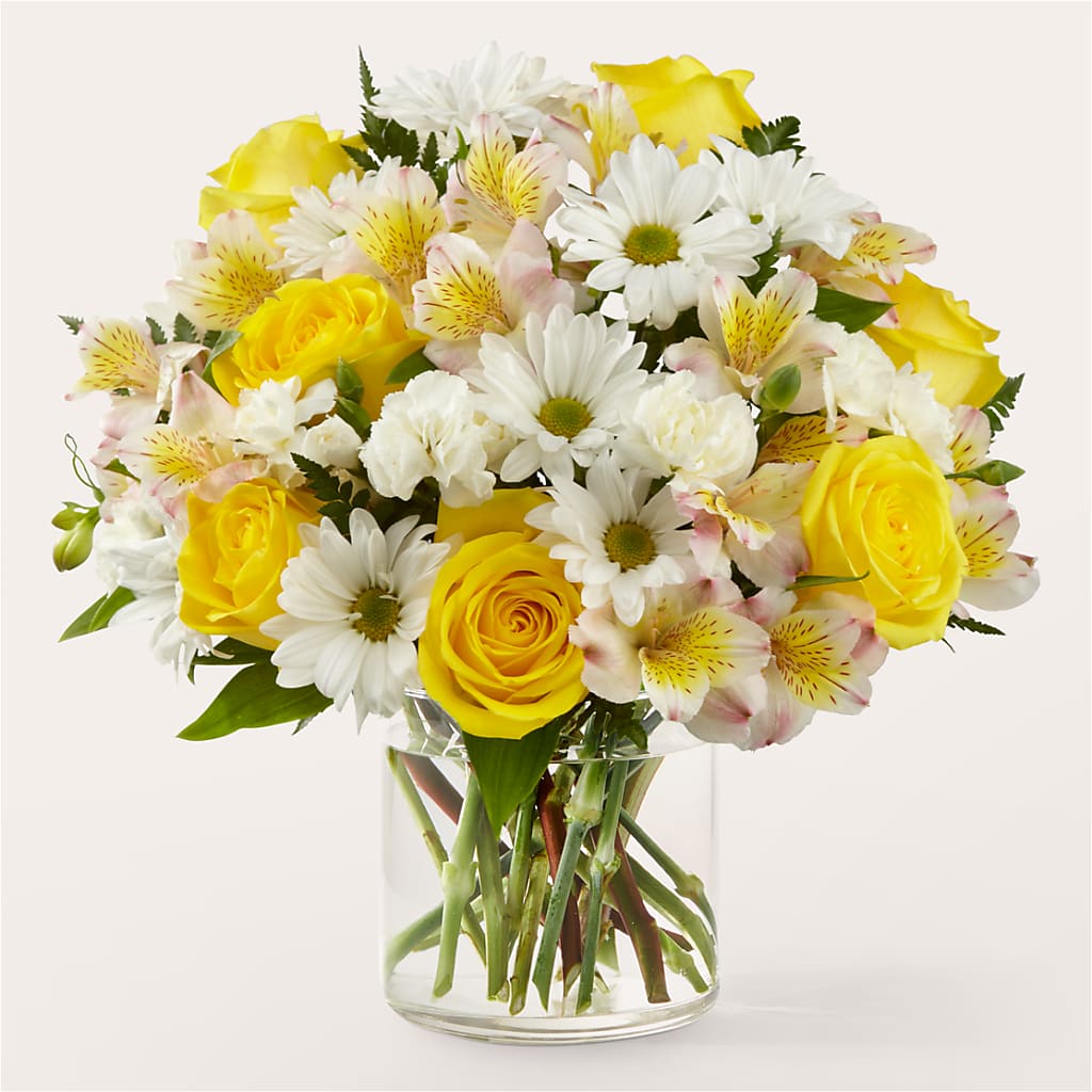 Gleeful Bouquet – Fleuriste East Angus Et Maison Du Cadeau, East Angus PQ