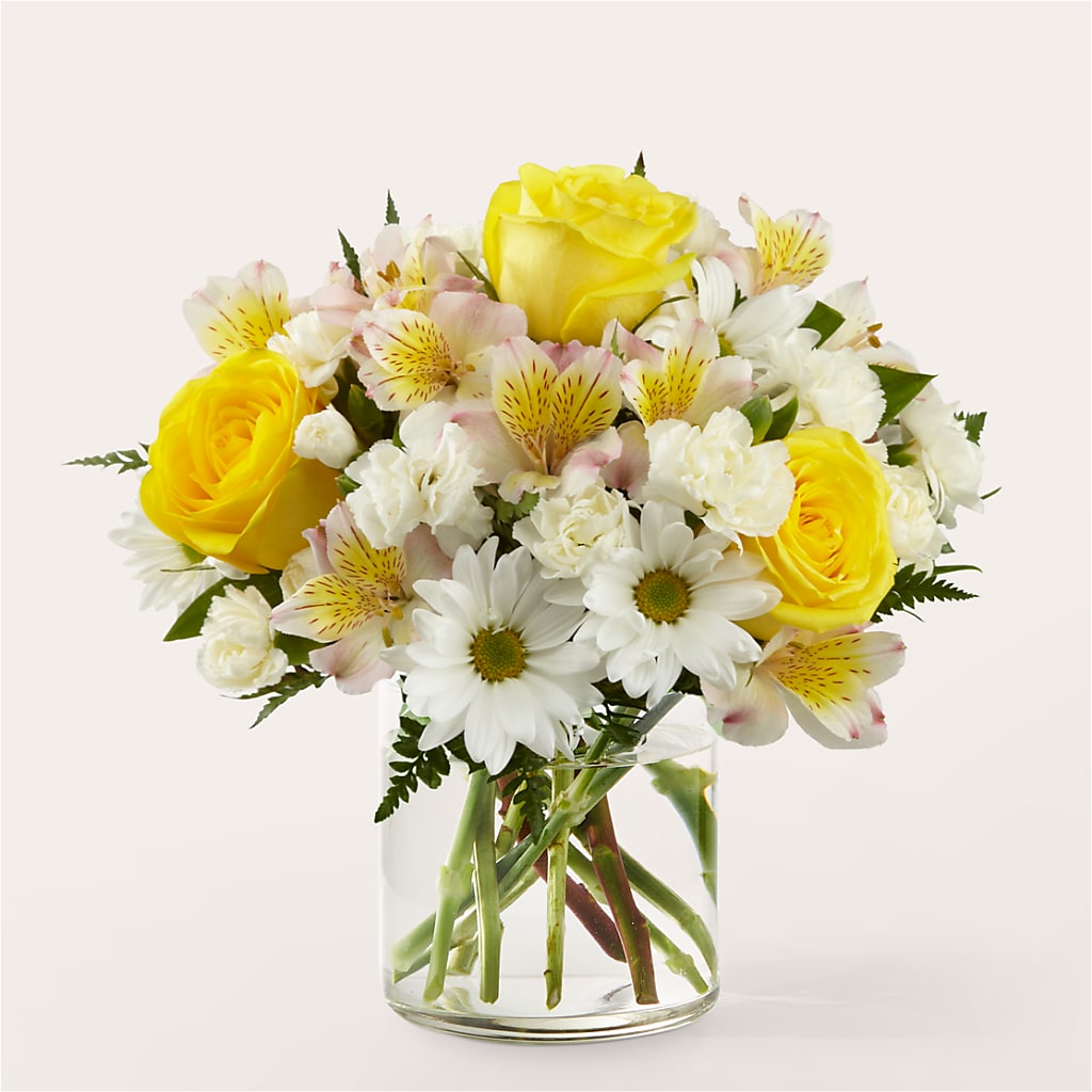 Gleeful Bouquet – Fleuriste East Angus Et Maison Du Cadeau, East Angus PQ