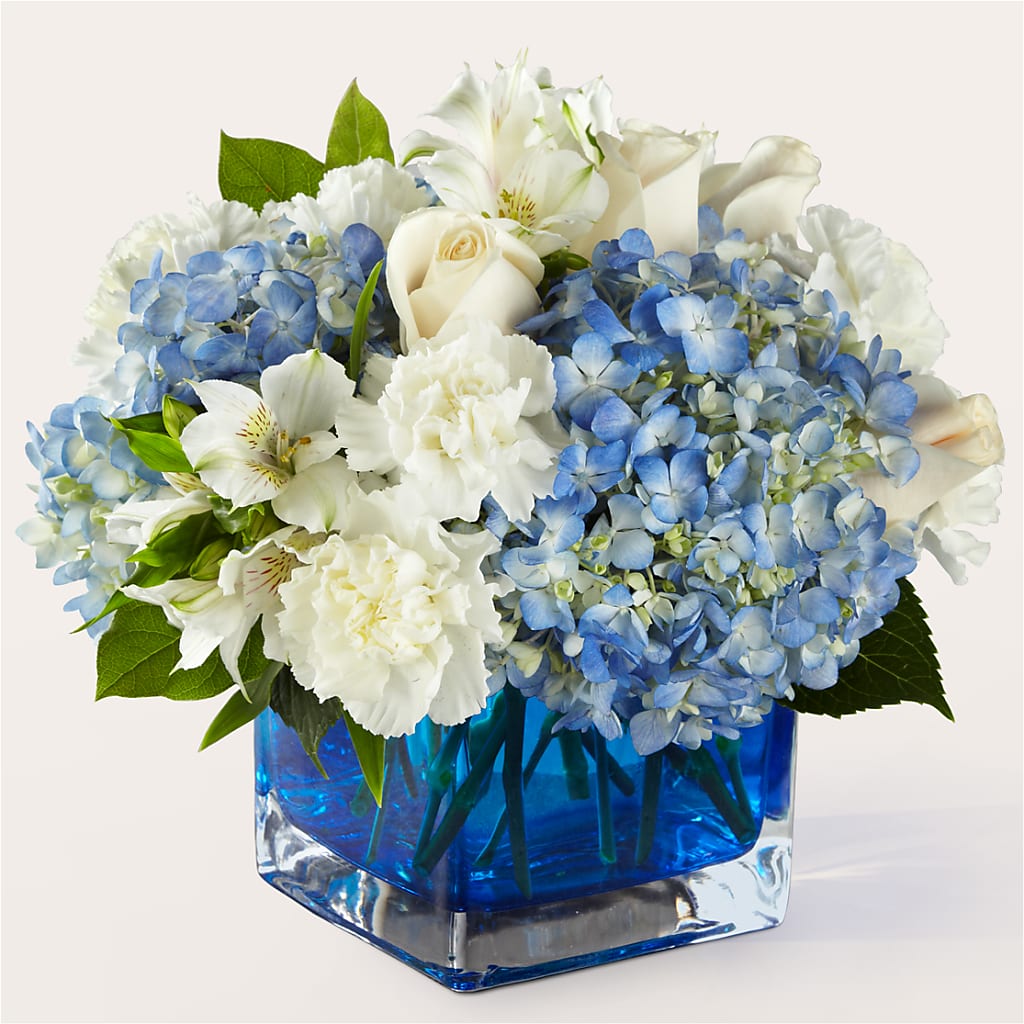 Soothing Waters Bouquet – Fleuriste East Angus Et Maison Du Cadeau, East Angus PQ