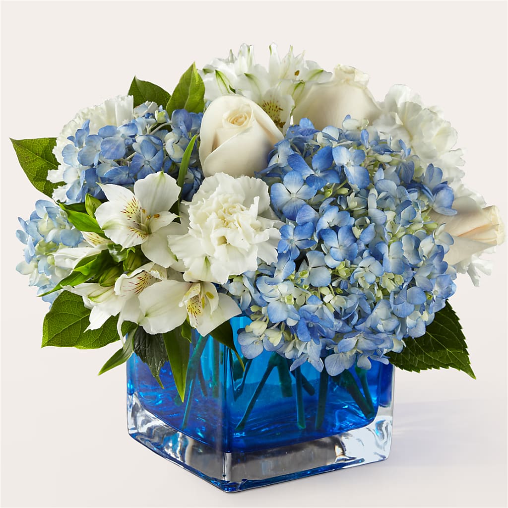 Soothing Waters Bouquet – Fleuriste East Angus Et Maison Du Cadeau, East Angus PQ