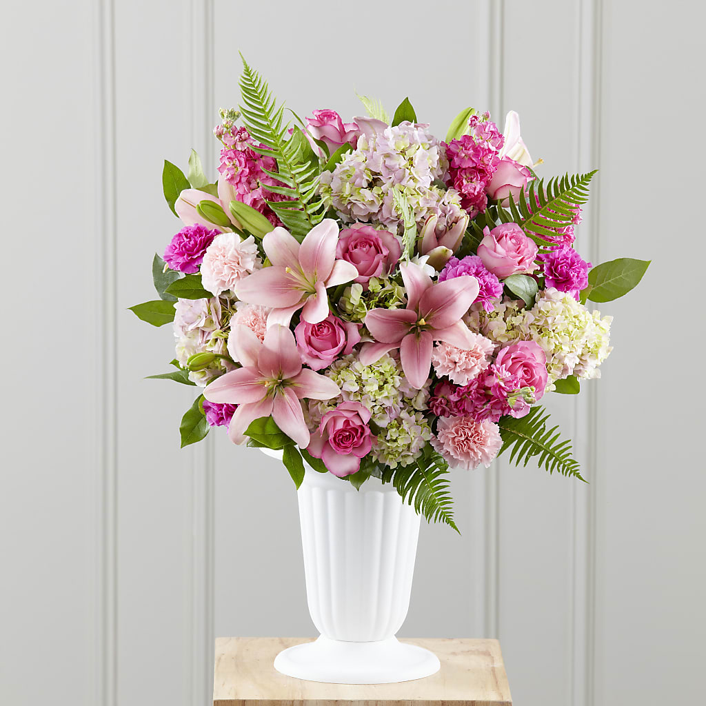 Never-Ending Love Arrangement – Fleuriste East Angus Et Maison Du Cadeau, East Angus PQ