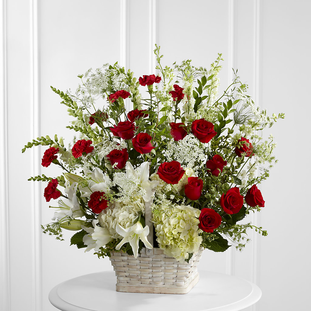 In Loving Memory Arrangement – Fleuriste East Angus Et Maison Du Cadeau, East Angus PQ