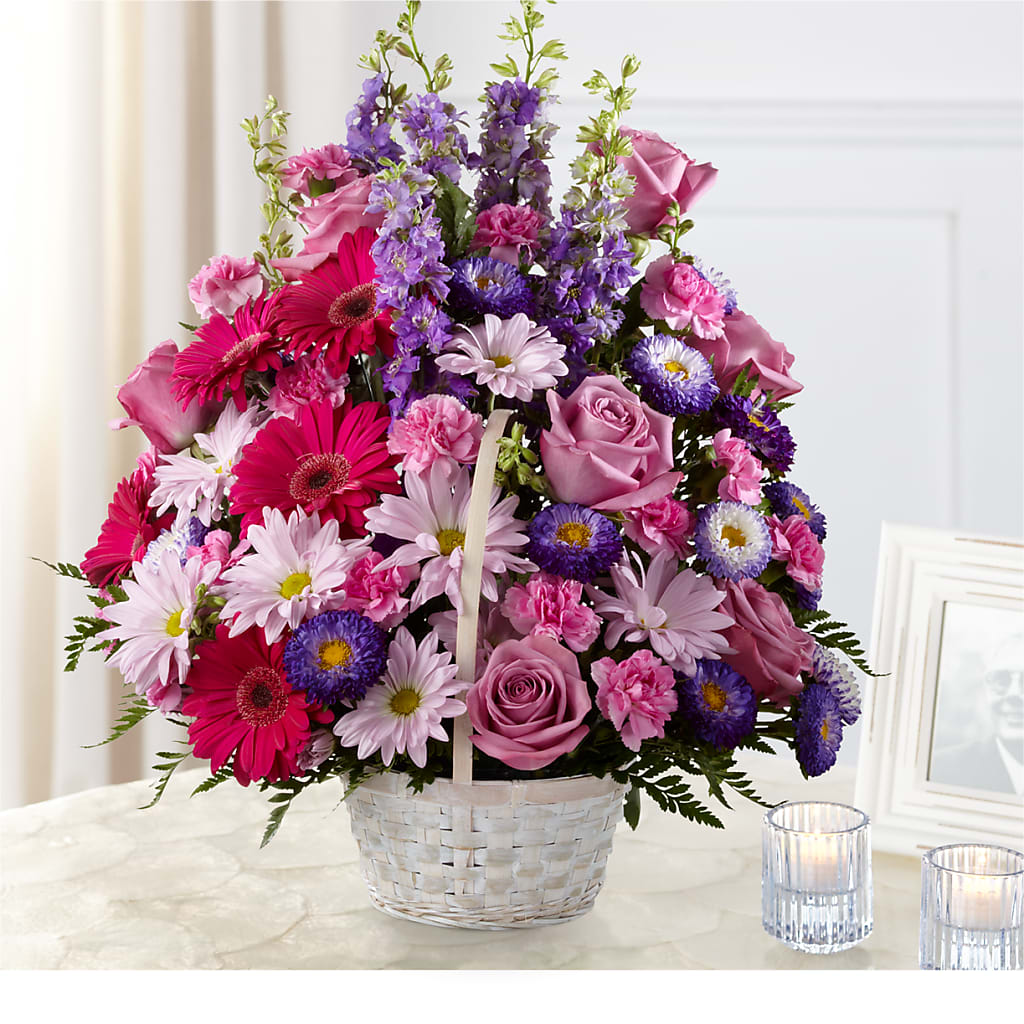 Pastel Peace Basket – Fleuriste East Angus Et Maison Du Cadeau, East Angus PQ