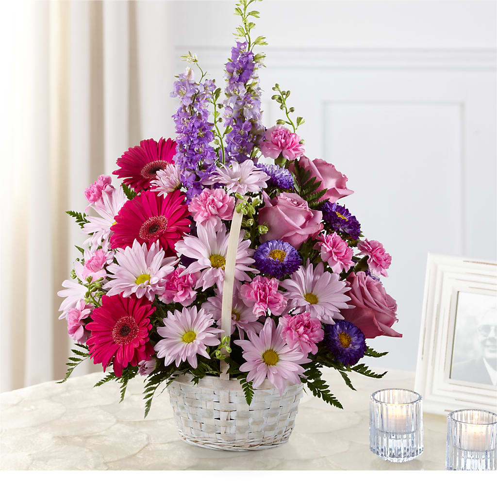 Pastel Peace Basket – Fleuriste East Angus Et Maison Du Cadeau, East Angus PQ