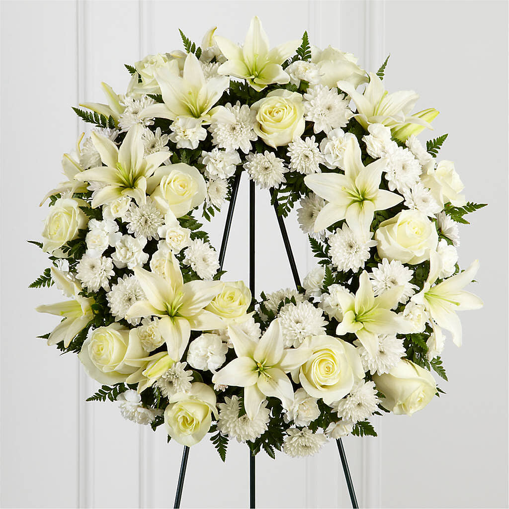 Treasured Tribute Wreath – Fleuriste East Angus Et Maison Du Cadeau, East Angus PQ