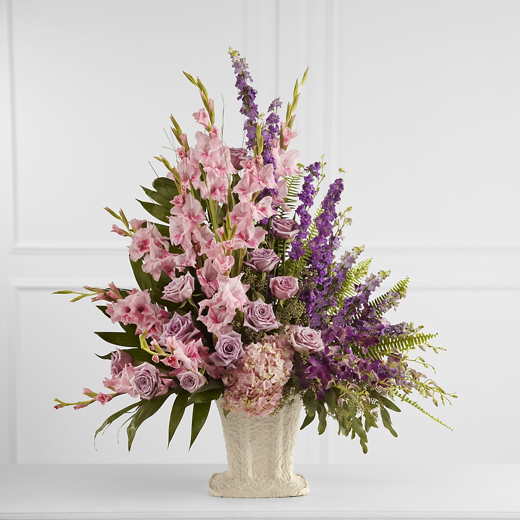 Flowing Garden Arrangement – Fleuriste East Angus Et Maison Du Cadeau, East Angus PQ