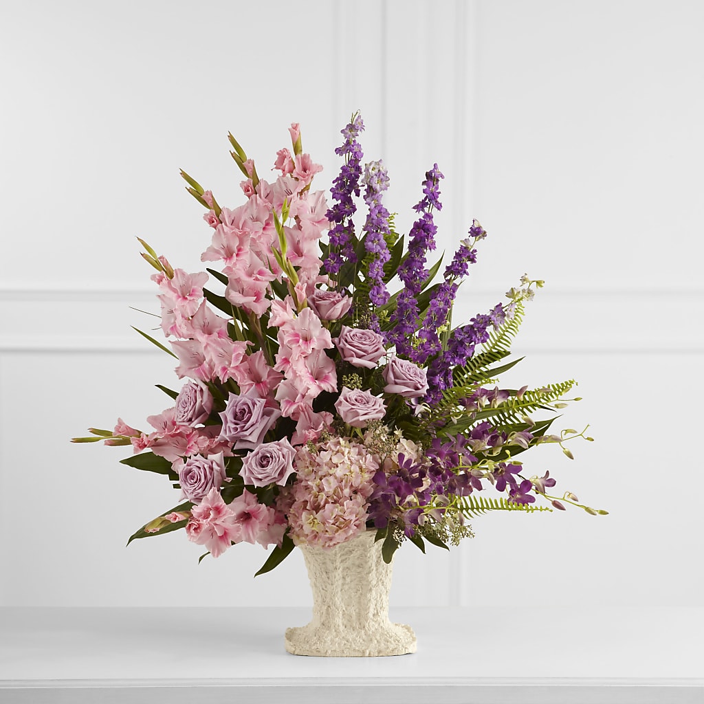 Flowing Garden Arrangement – Fleuriste East Angus Et Maison Du Cadeau, East Angus PQ