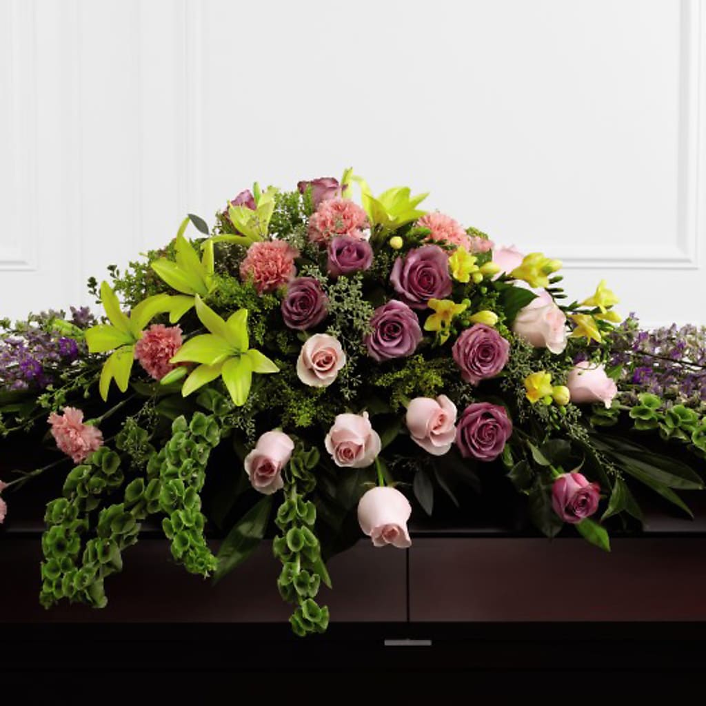 Forever Beloved Casket Spray – Fleuriste East Angus Et Maison Du Cadeau, East Angus PQ