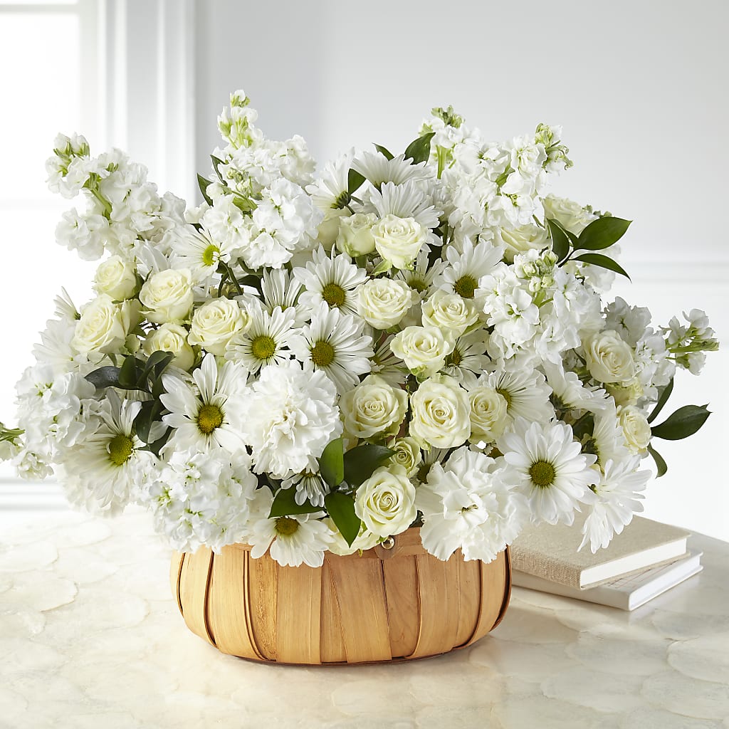 Graceful Garden Basket – Fleuriste East Angus Et Maison Du Cadeau, East Angus PQ