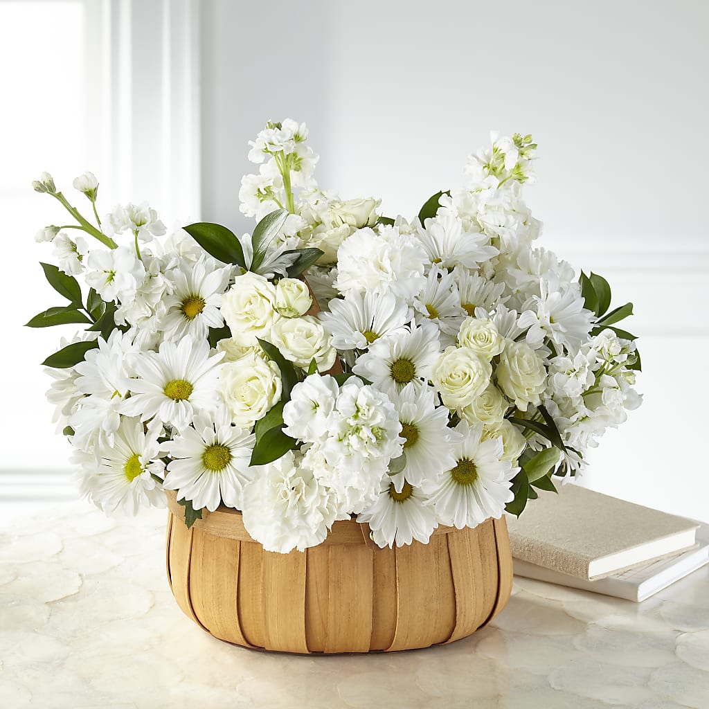 Graceful Garden Basket – Fleuriste East Angus Et Maison Du Cadeau, East Angus PQ