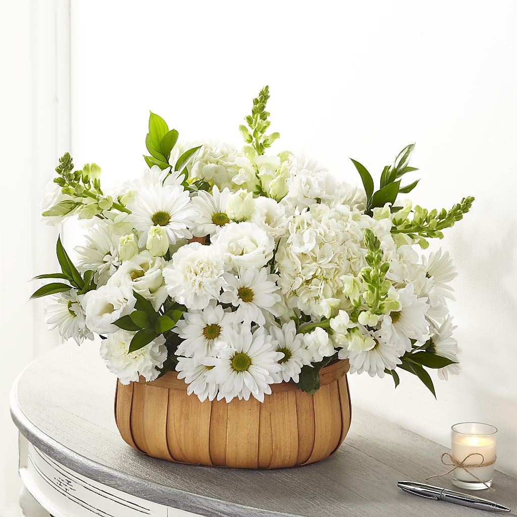 Pure Ivory Basket – Fleuriste East Angus Et Maison Du Cadeau, East Angus PQ