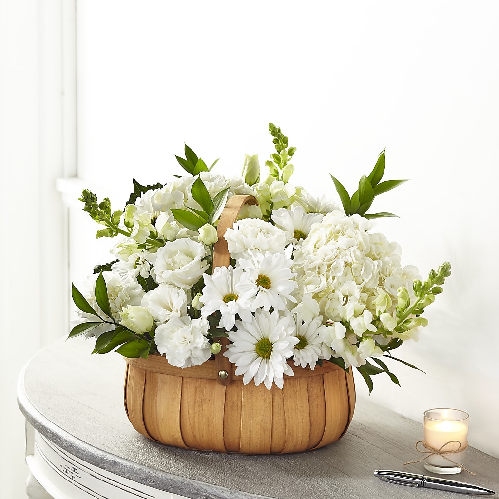 Pure Ivory Basket – Fleuriste East Angus Et Maison Du Cadeau, East Angus PQ