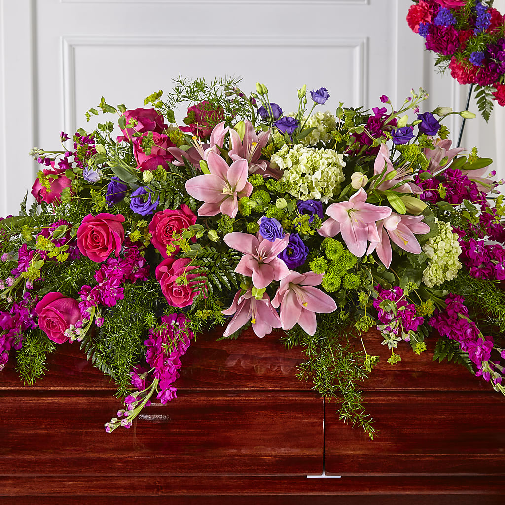 Radiant Tribute Casket Spray – Fleuriste East Angus Et Maison Du Cadeau, East Angus PQ