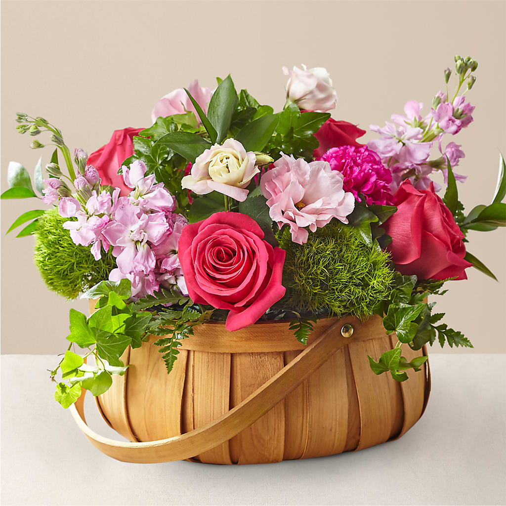 Radiance in Bloom Basket – Fleuriste East Angus Et Maison Du Cadeau, East Angus PQ
