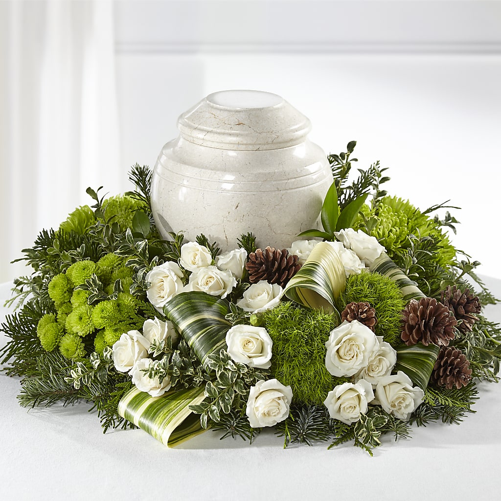 Precious Evergreen Cremation Adornment – Fleuriste East Angus Et Maison Du Cadeau, East Angus PQ