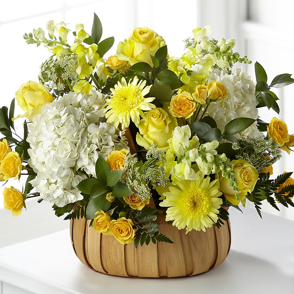 Rustic Remembrance Basket – Fleuriste East Angus Et Maison Du Cadeau, East Angus PQ