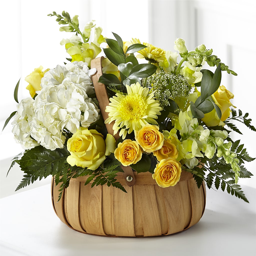 Rustic Remembrance Basket – Fleuriste East Angus Et Maison Du Cadeau, East Angus PQ