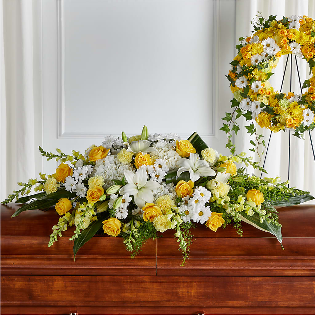 Golden Harmony Casket Spray – Fleuriste East Angus Et Maison Du Cadeau, East Angus PQ
