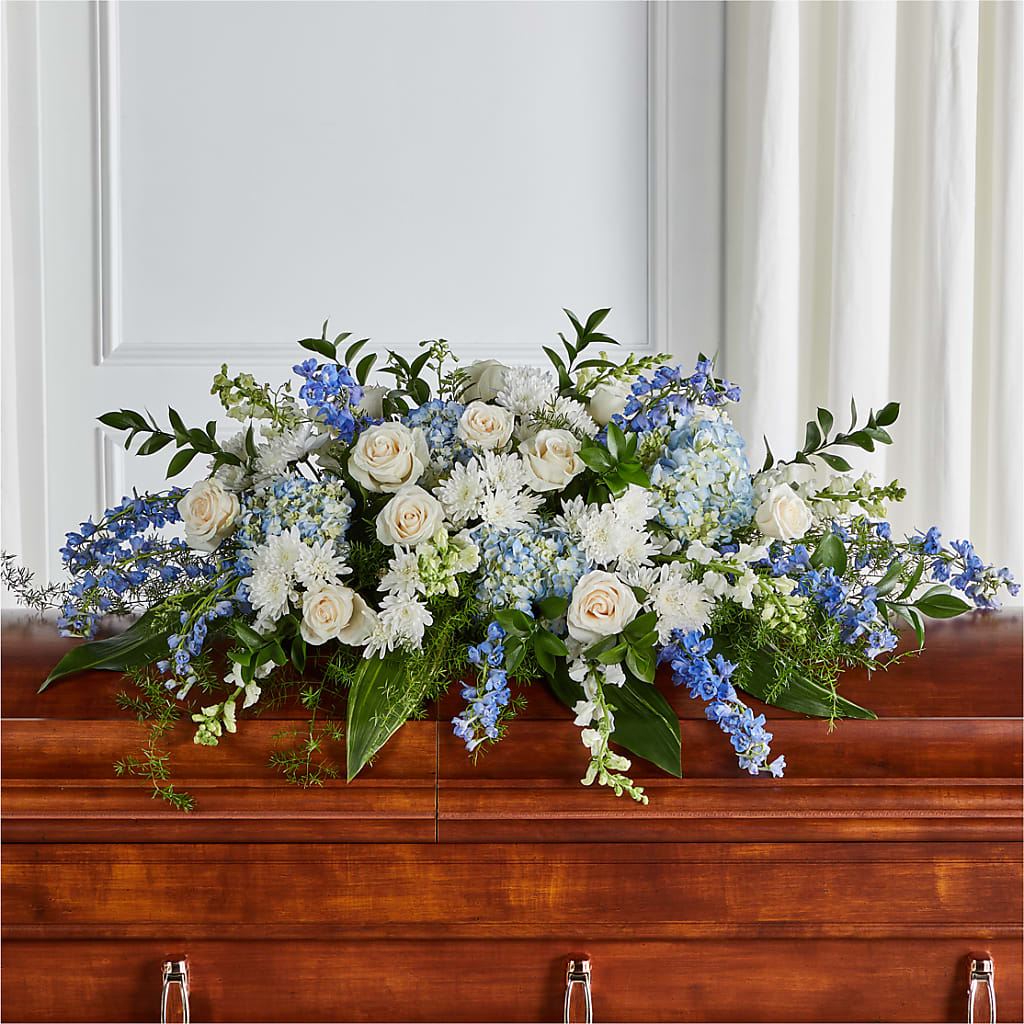 Timeless Essence Casket Spray – Fleuriste East Angus Et Maison Du Cadeau, East Angus PQ