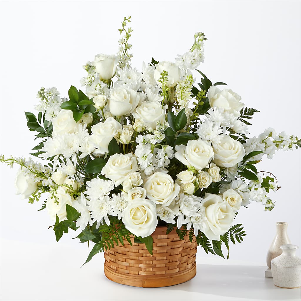 Heartfelt Condolences Arrangement – Fleuriste East Angus Et Maison Du Cadeau, East Angus PQ