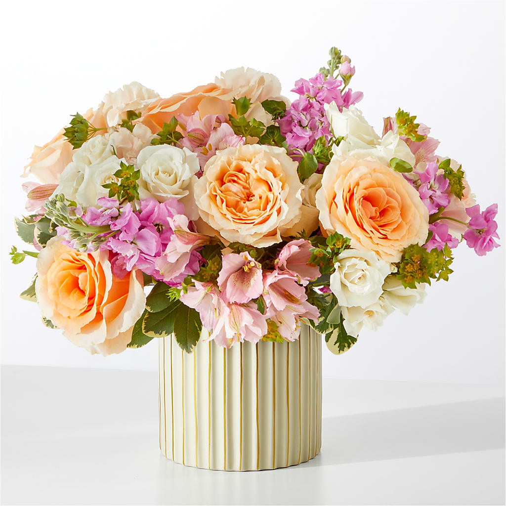 Paradise Bouquet with Ivory Vase – Fleuriste East Angus Et Maison Du Cadeau, East Angus PQ