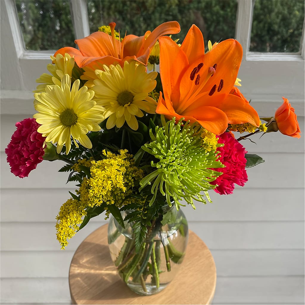 Bold & Bright – A Florist Original –  Fleuriste East Angus Et Maison Du Cadeau, East Angus PQ