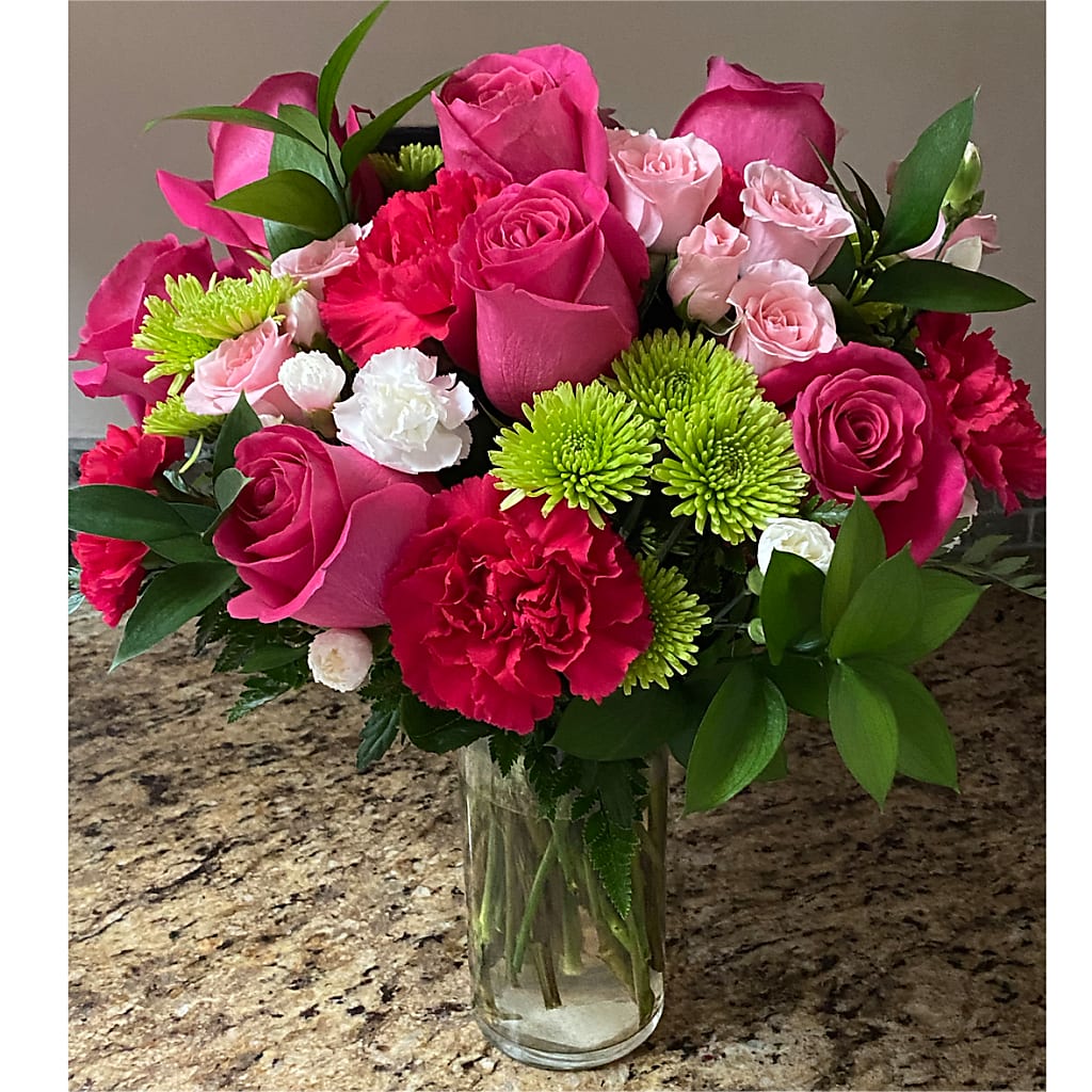 Sweet & Pretty Bouquet –  Fleuriste East Angus Et Maison Du Cadeau, East Angus PQ