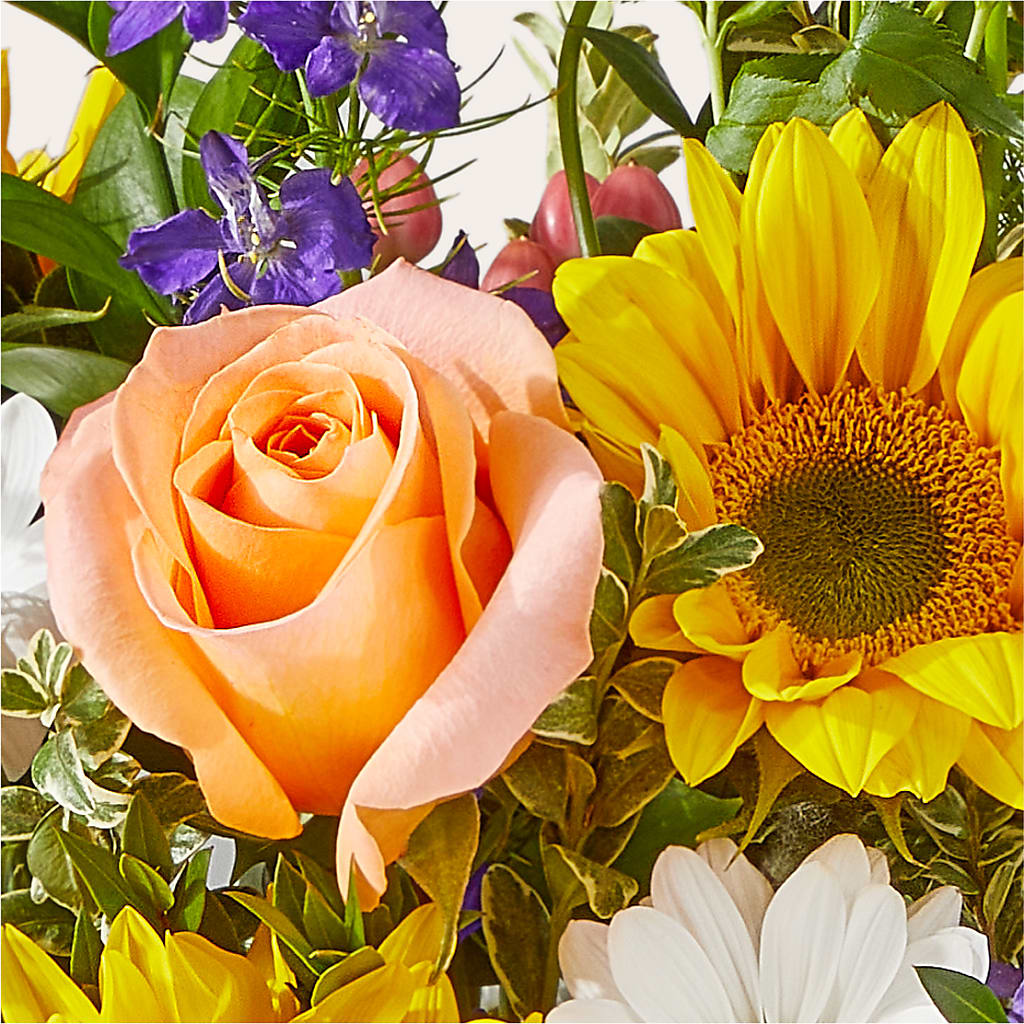 The Good Life Bouquet –  Fleuriste East Angus Et Maison Du Cadeau, East Angus PQ