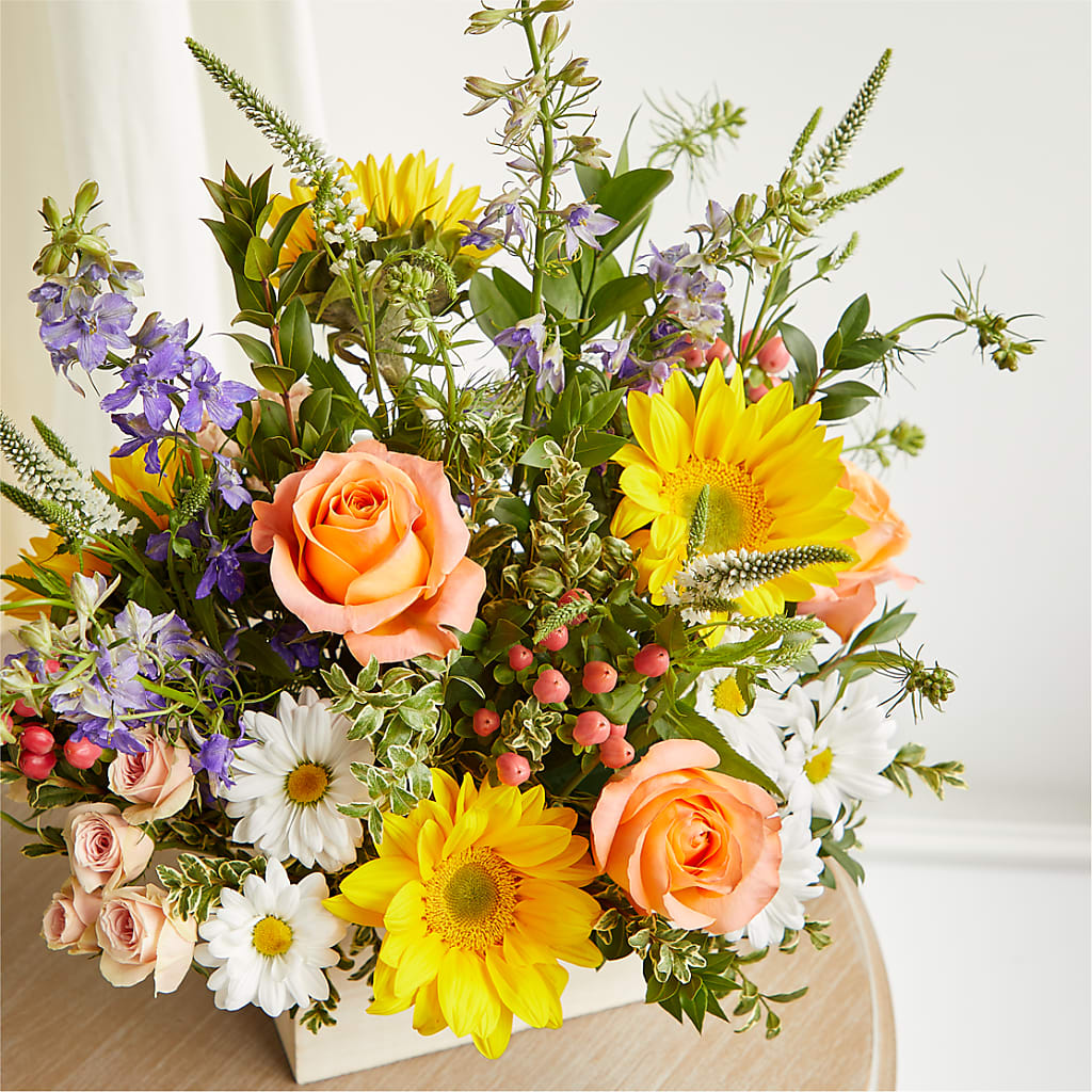 The Good Life Bouquet –  Fleuriste East Angus Et Maison Du Cadeau, East Angus PQ