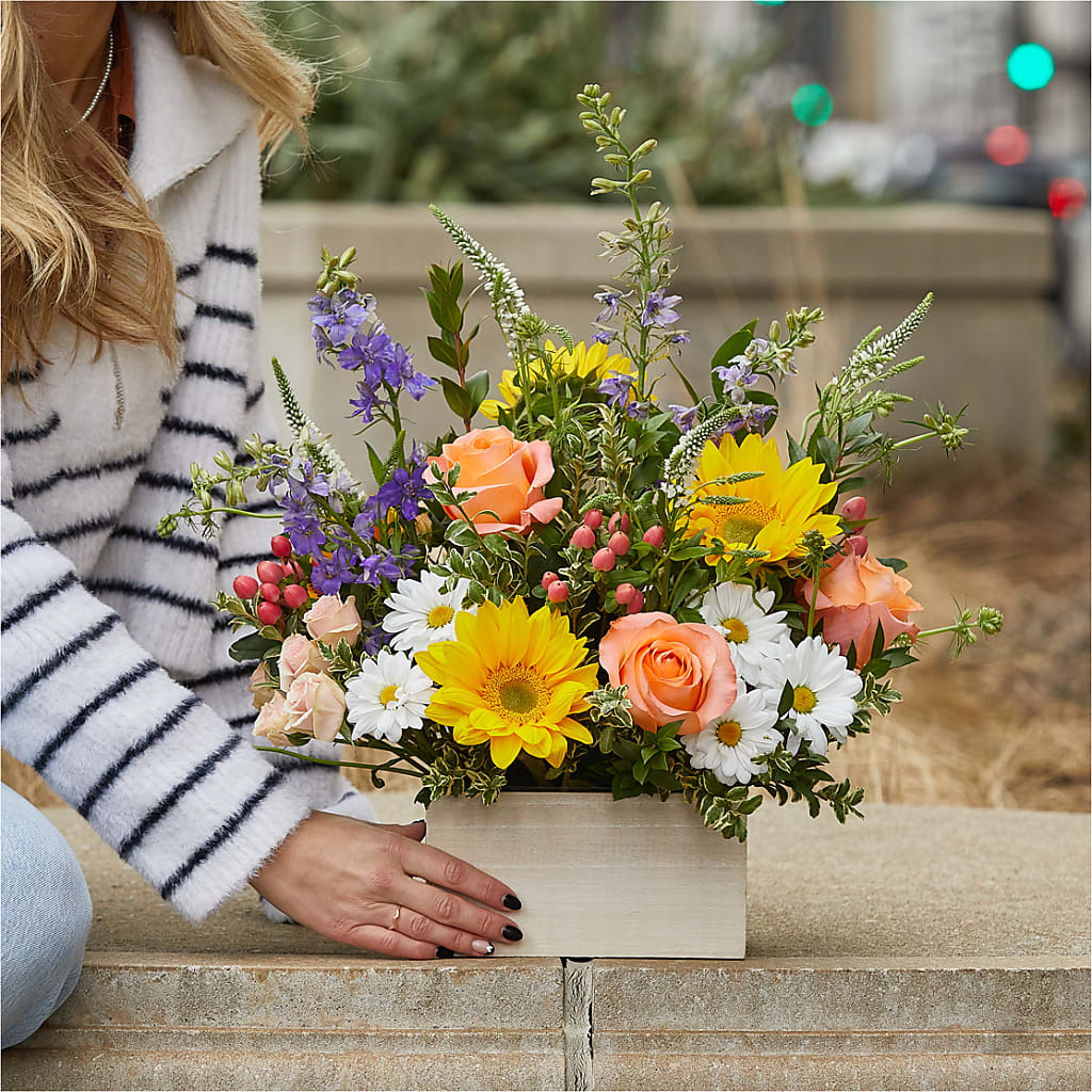The Good Life Bouquet –  Fleuriste East Angus Et Maison Du Cadeau, East Angus PQ
