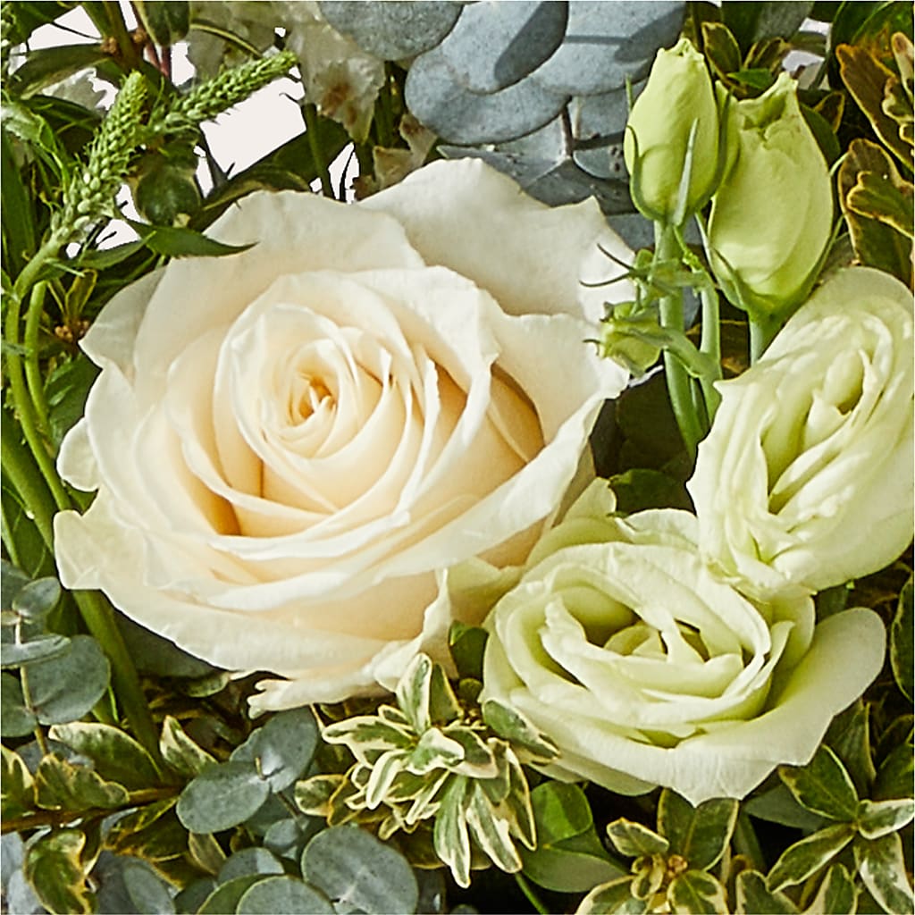 Cashmere Bouquet –  Fleuriste East Angus Et Maison Du Cadeau, East Angus PQ