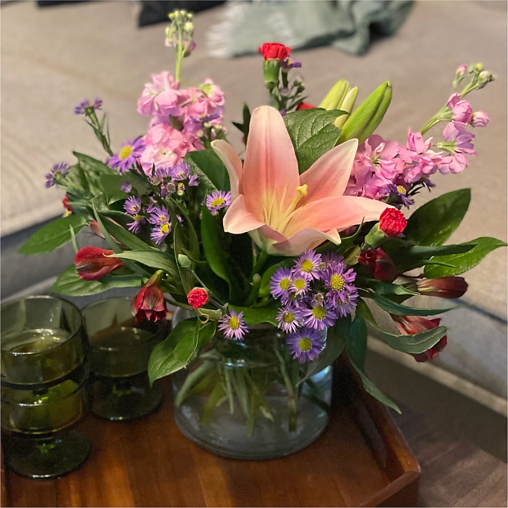Romantique Bouquet –  Fleuriste East Angus Et Maison Du Cadeau, East Angus PQ