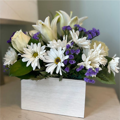 Beyond Blue Box Bouquet –  Fleuriste East Angus Et Maison Du Cadeau, East Angus PQ