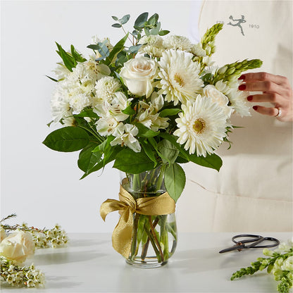 New Beginnings – A Florist Original –  Fleuriste East Angus Et Maison Du Cadeau, East Angus PQ