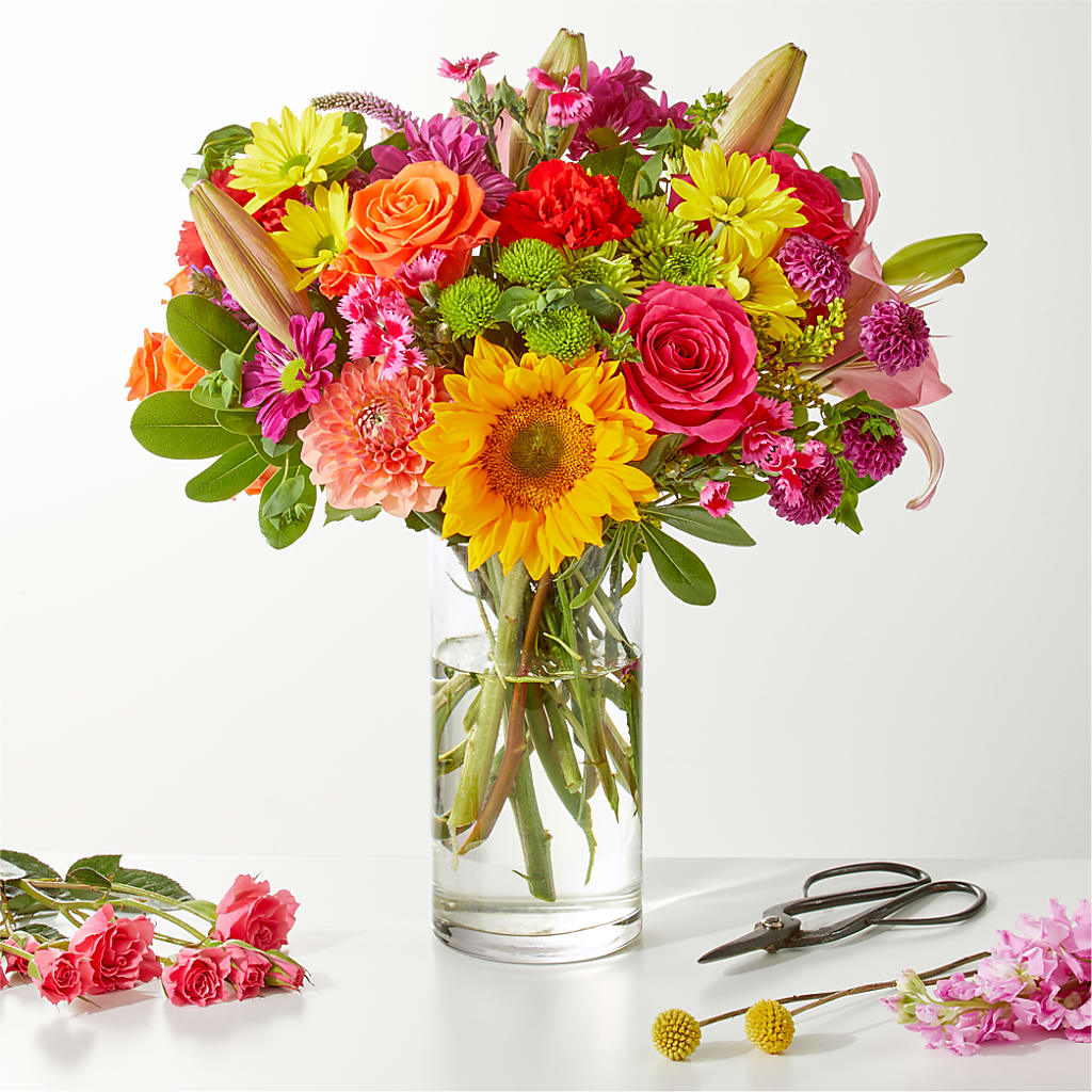 Cue the Confetti - A Florist Original –  Fleuriste East Angus Et Maison Du Cadeau, East Angus PQ