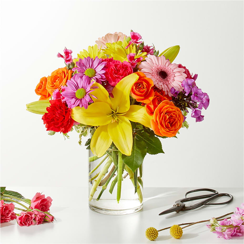 Cue the Confetti - A Florist Original –  Fleuriste East Angus Et Maison Du Cadeau, East Angus PQ