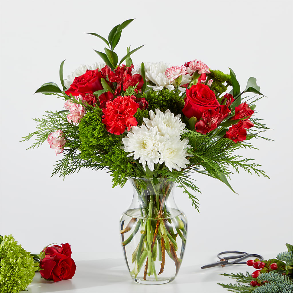 Merry Moment Bouquet – A Florist Original –  Fleuriste East Angus Et Maison Du Cadeau, East Angus PQ