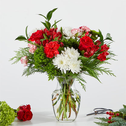 Merry Moment Bouquet – A Florist Original –  Fleuriste East Angus Et Maison Du Cadeau, East Angus PQ