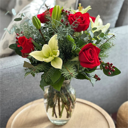Glittering Lights Bouquet –  Fleuriste East Angus Et Maison Du Cadeau, East Angus PQ