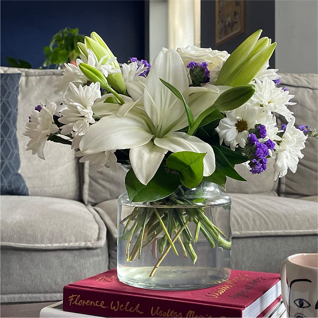 Beyond Blue Bouquet –  Fleuriste East Angus Et Maison Du Cadeau, East Angus PQ